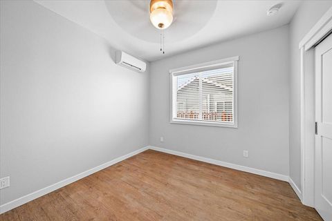 Tiny photo for 2625 Redwood Avenue, Grants Pass, OR 97527 (MLS # 220215388)