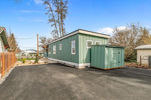 Tiny photo for 2625 Redwood Avenue, Grants Pass, OR 97527 (MLS # 220215388)