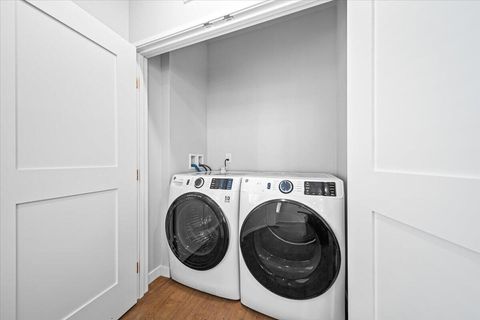 Tiny photo for 2625 Redwood Avenue, Grants Pass, OR 97527 (MLS # 220215388)