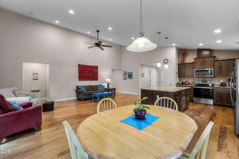 Tiny photo for 14431 Crossroads Loop, Sisters, OR 97759 (MLS # 220223050)