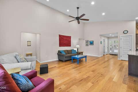 Tiny photo for 14431 Crossroads Loop, Sisters, OR 97759 (MLS # 220223050)