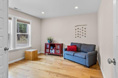 Tiny photo for 14431 Crossroads Loop, Sisters, OR 97759 (MLS # 220223050)