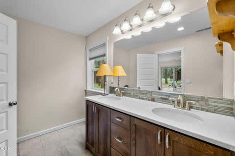 Tiny photo for 14431 Crossroads Loop, Sisters, OR 97759 (MLS # 220223050)