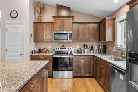 Tiny photo for 14431 Crossroads Loop, Sisters, OR 97759 (MLS # 220223050)