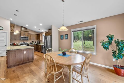 Tiny photo for 14431 Crossroads Loop, Sisters, OR 97759 (MLS # 220223050)