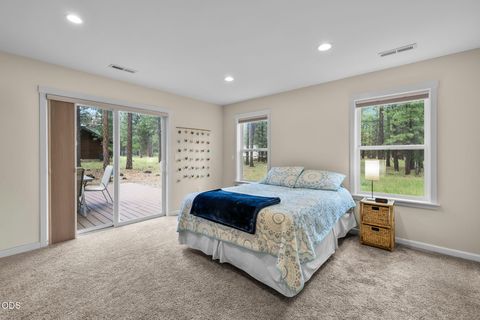 Tiny photo for 14431 Crossroads Loop, Sisters, OR 97759 (MLS # 220223050)