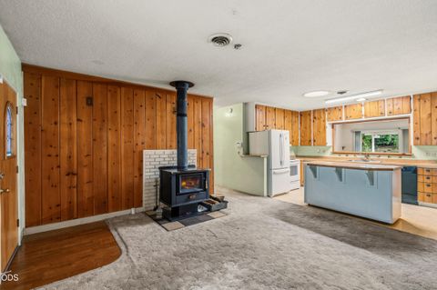 Tiny photo for 2850 Rogue River Highway, Grants Pass, OR 97527 (MLS # 220223936)