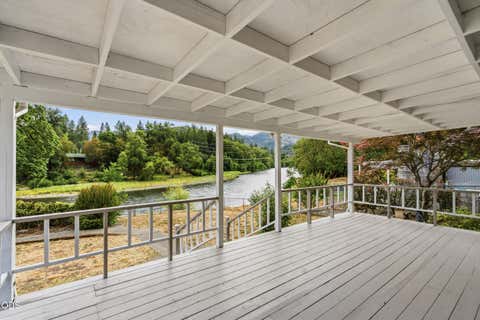 Photo of 2850 Rogue River Highway, Grants Pass, OR 97527 (MLS # 220223936)