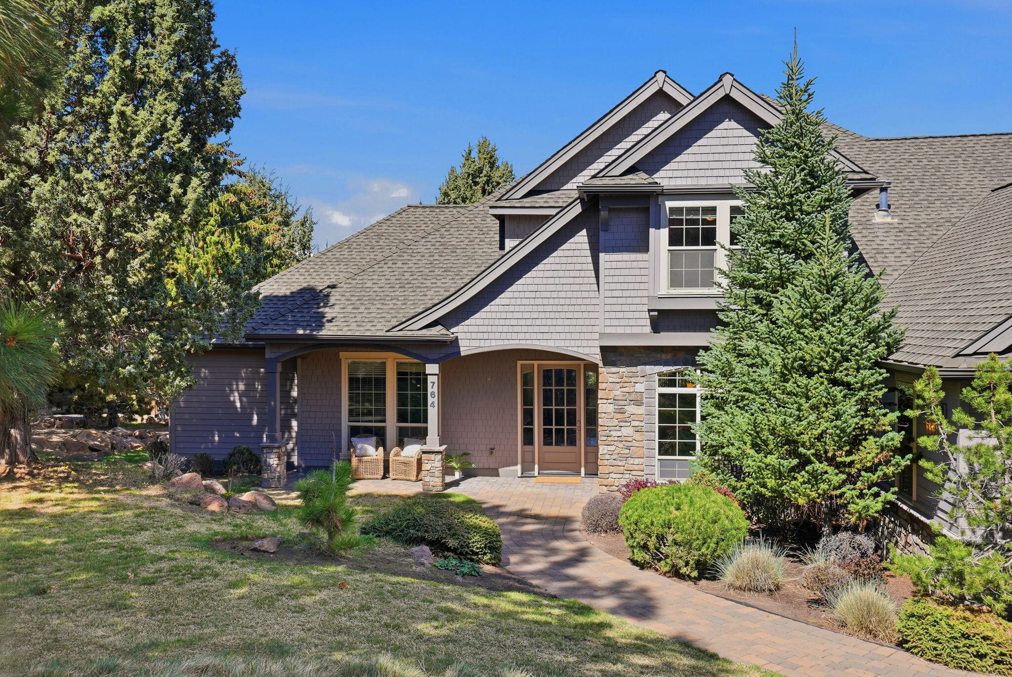 764 NW Yosemite Drive