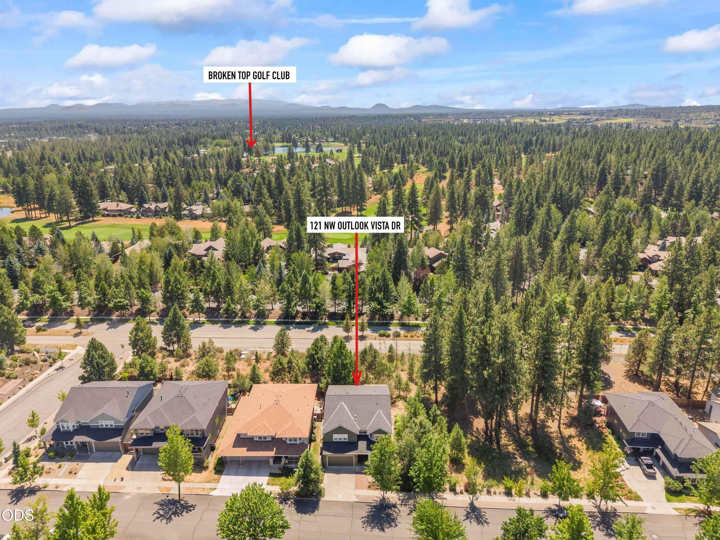 121 NW Outlook Vista Drive