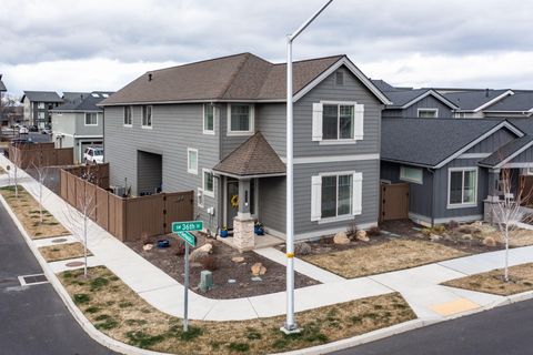 Tiny photo for 4649 SW 36th Street, Redmond, OR 97756 (MLS # 220217176)