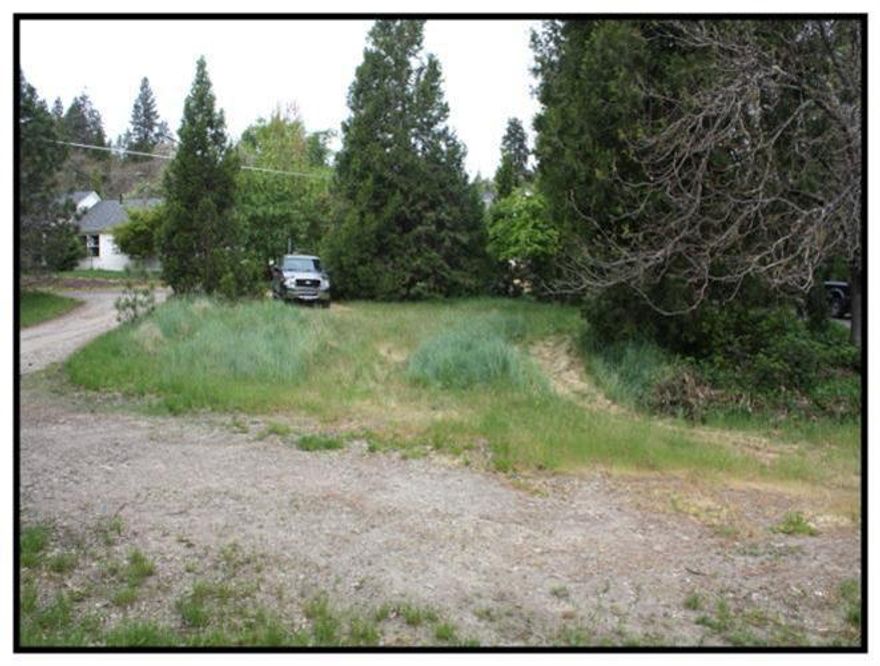 Prime building lot in Historic Jacksonville, just blocks from downtown, Britt and the walking trails.