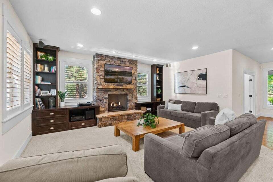 Skyliner Summit - Residential