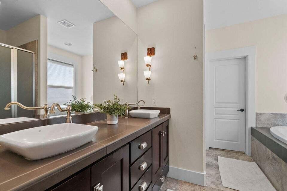 Skyliner Summit - Residential