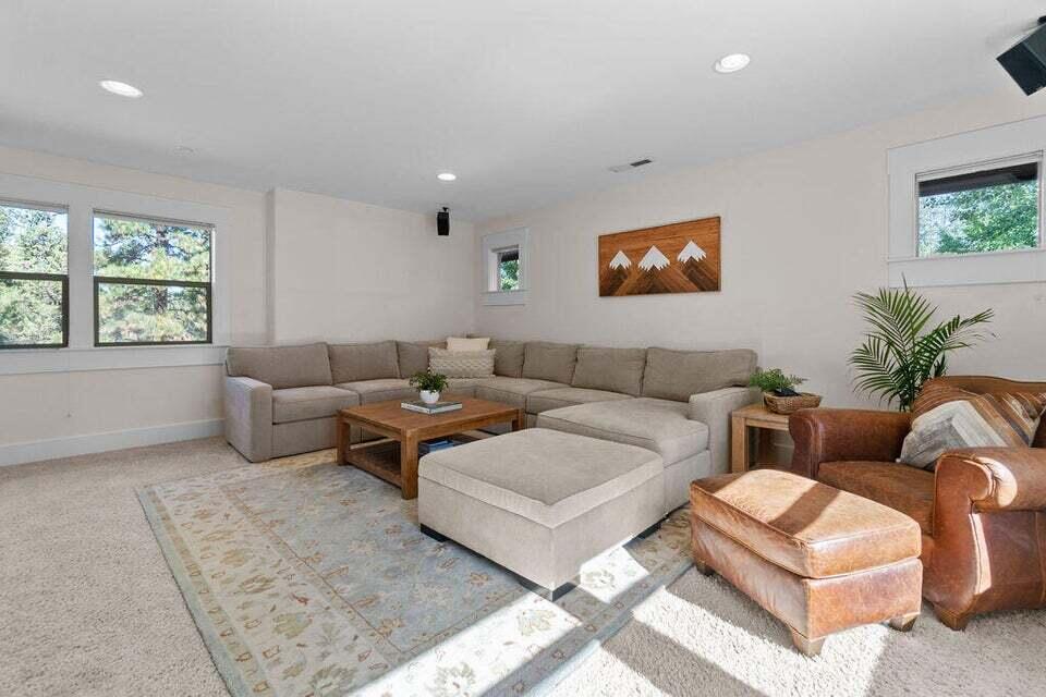 Skyliner Summit - Residential