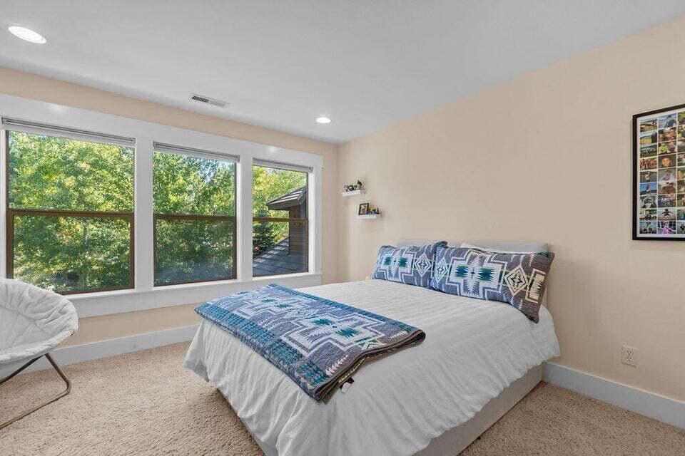 Skyliner Summit - Residential