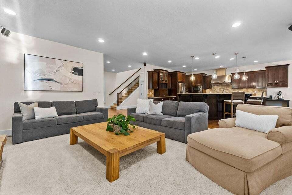 Skyliner Summit - Residential