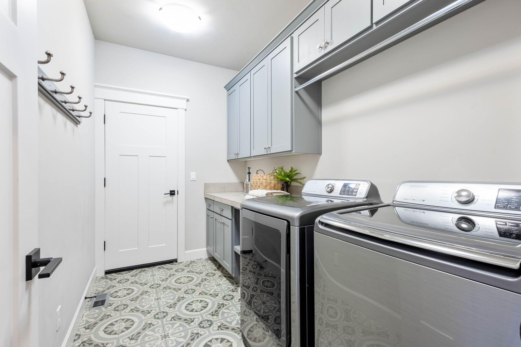 Pine Meadow Vill - Residential