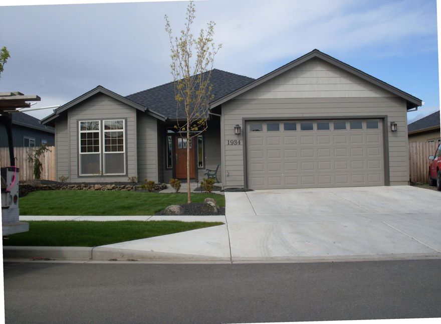 One owner single level 1,850 sf home built in 2006 has 3 bedrooms and 2 baths.