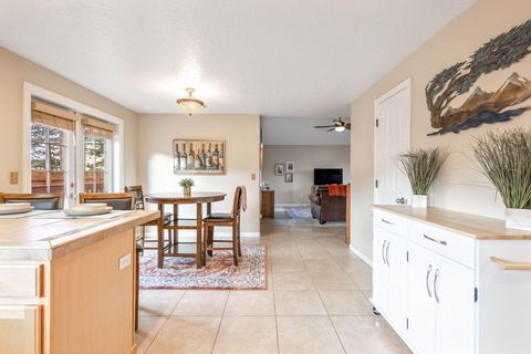 Tiny photo for 16411 Cassidy Court, La Pine, OR 97739 (MLS # 220215116)