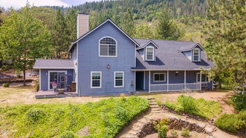 Photo of 410 Schieffelin Gulch Road, Gold Hill, OR 97525 (MLS # 220223007)