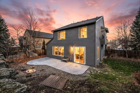 Tiny photo for 63091 Desert Sage Street, Bend, OR 97701 (MLS # 220212352)