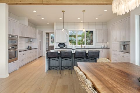 Tiny photo for 19107 Cartwright Court, Bend, OR 97702 (MLS # 220210565)