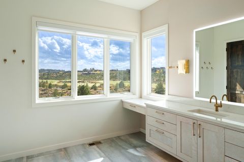 Tiny photo for 19107 Cartwright Court, Bend, OR 97702 (MLS # 220210565)