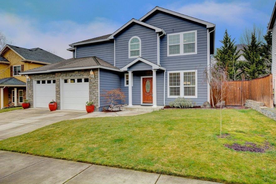 East Medford Craftsman with 3 bed/2 baths located close to Roxy Ann Hiking Trails and Prescott Park. As you walk in the front door you will find a Formal dining room with tall ceilings with an ample amount of natural light. Kitchen has views of Roxy Ann, custom cabinets, island, and granite counter tops. Living room has gas fireplace and slider that leads to covered patio. Fully fenced back yard has a gate for creek access including a bridge to the other side of the creek. Upstairs are 3 bedrooms with Jack and Jill bathroom, laundry room, and master bedroom. Master bath has custom tile shower and jetted soaking tub. Finished garage downstairs with additional storage. New exterior paint.