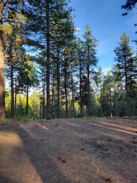Tiny photo for 17411 Freight Road Lane, Klamath Falls, OR 97601 (MLS # 220221197)