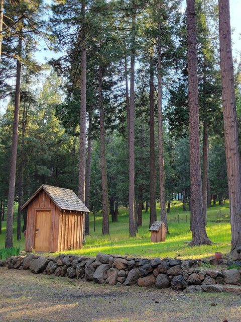 Tiny photo for 17411 Freight Road Lane, Klamath Falls, OR 97601 (MLS # 220221197)