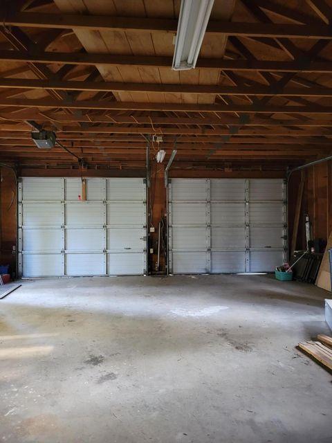 Tiny photo for 17411 Freight Road Lane, Klamath Falls, OR 97601 (MLS # 220221197)