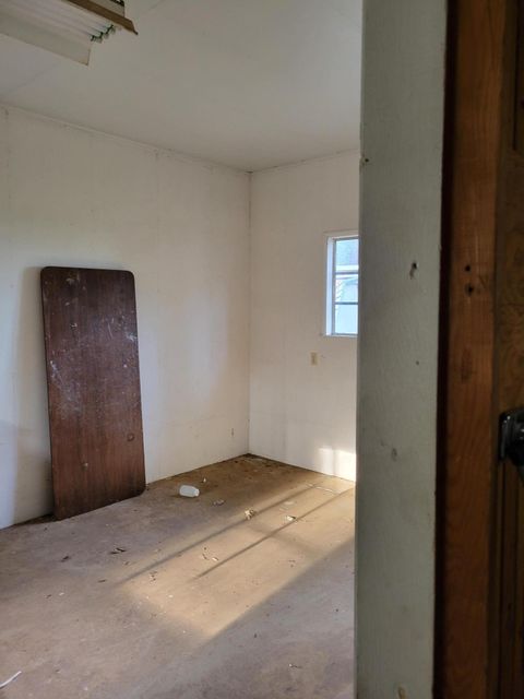 Tiny photo for 17411 Freight Road Lane, Klamath Falls, OR 97601 (MLS # 220221197)