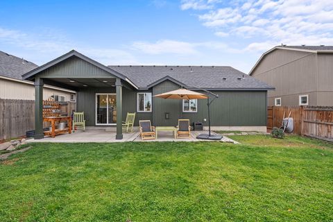 Tiny photo for 21386 NE Eagle Crossing Avenue, Bend, OR 97701 (MLS # 220211910)