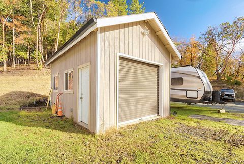 Tiny photo for 315 Hitching Post Road, Grants Pass, OR 97526 (MLS # 220212081)