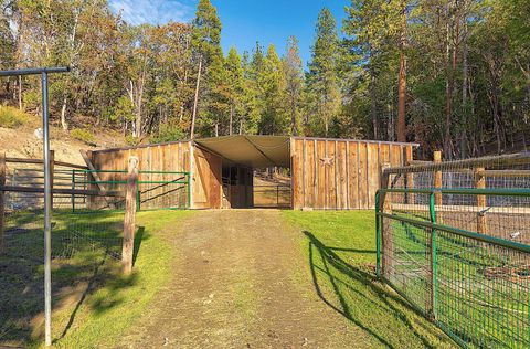 Tiny photo for 315 Hitching Post Road, Grants Pass, OR 97526 (MLS # 220212081)