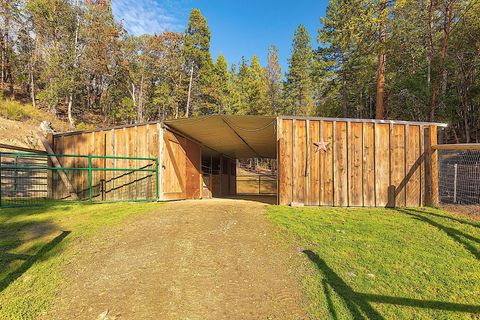 Tiny photo for 315 Hitching Post Road, Grants Pass, OR 97526 (MLS # 220212081)