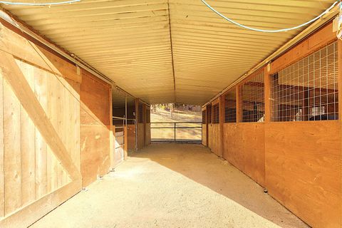 Tiny photo for 315 Hitching Post Road, Grants Pass, OR 97526 (MLS # 220212081)