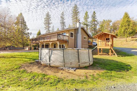 Tiny photo for 315 Hitching Post Road, Grants Pass, OR 97526 (MLS # 220212081)