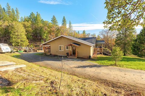 Tiny photo for 315 Hitching Post Road, Grants Pass, OR 97526 (MLS # 220212081)
