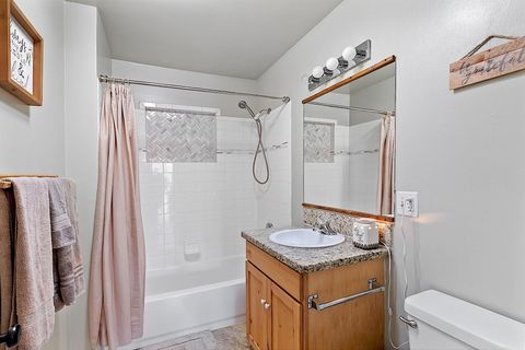 Tiny photo for 315 Hitching Post Road, Grants Pass, OR 97526 (MLS # 220212081)