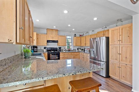 Tiny photo for 315 Hitching Post Road, Grants Pass, OR 97526 (MLS # 220212081)