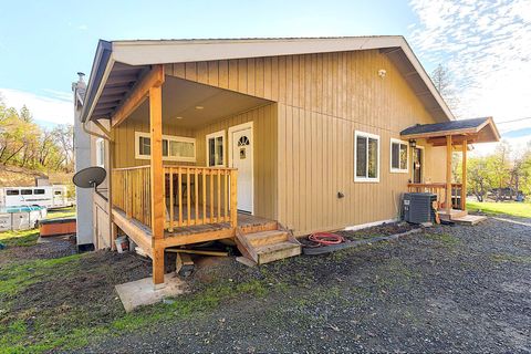 Tiny photo for 315 Hitching Post Road, Grants Pass, OR 97526 (MLS # 220212081)