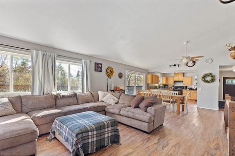 Tiny photo for 315 Hitching Post Road, Grants Pass, OR 97526 (MLS # 220212081)