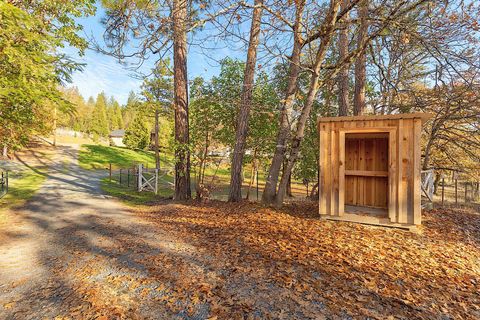 Tiny photo for 315 Hitching Post Road, Grants Pass, OR 97526 (MLS # 220212081)