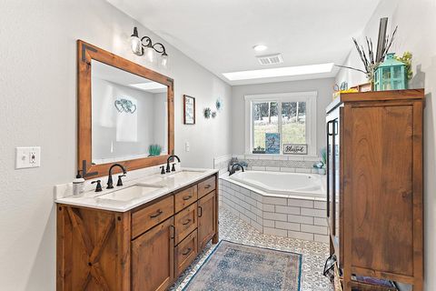 Tiny photo for 315 Hitching Post Road, Grants Pass, OR 97526 (MLS # 220212081)