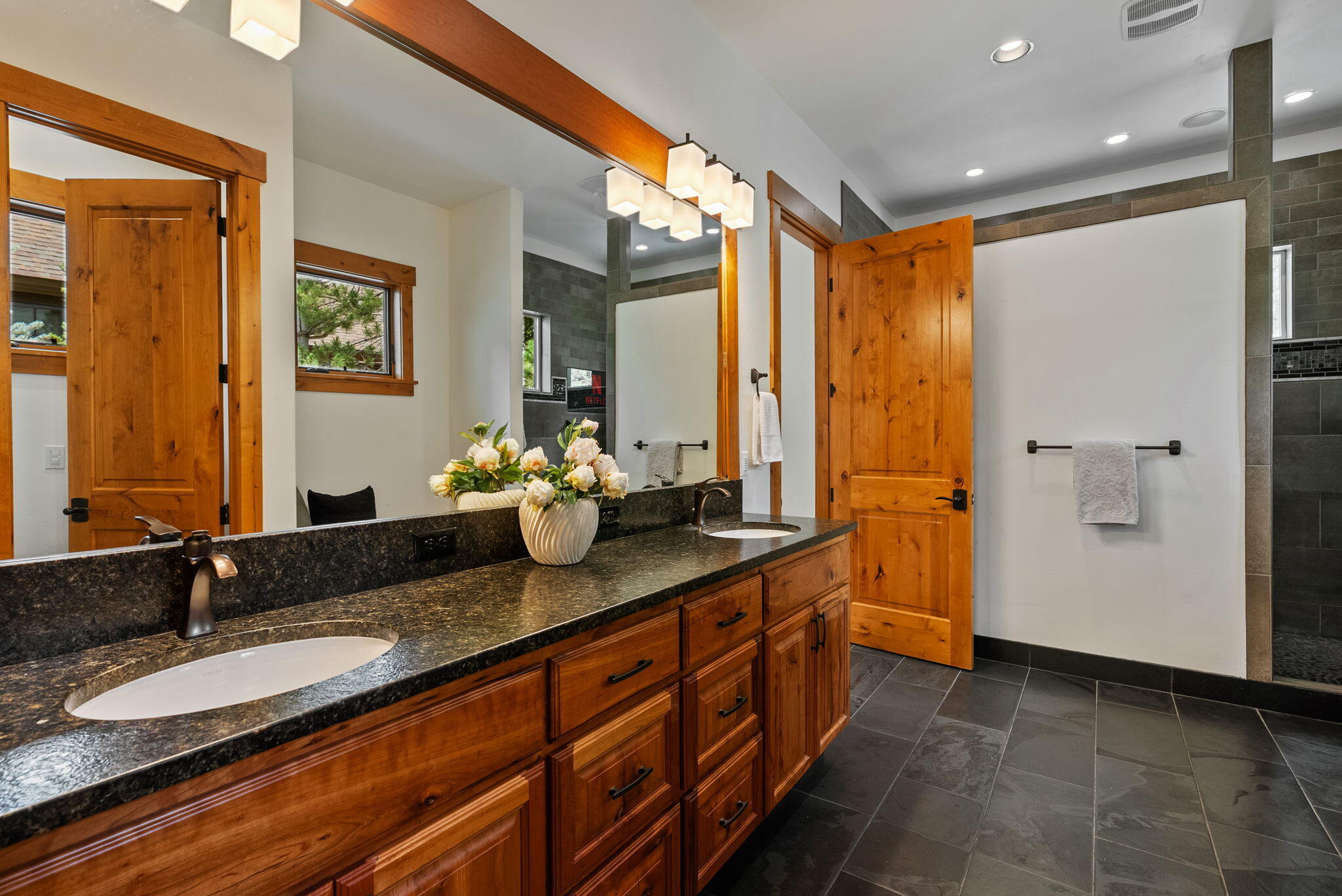 Skyliner Summit - Residential