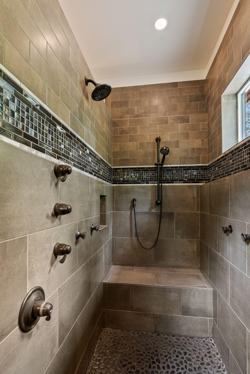 Skyliner Summit - Residential