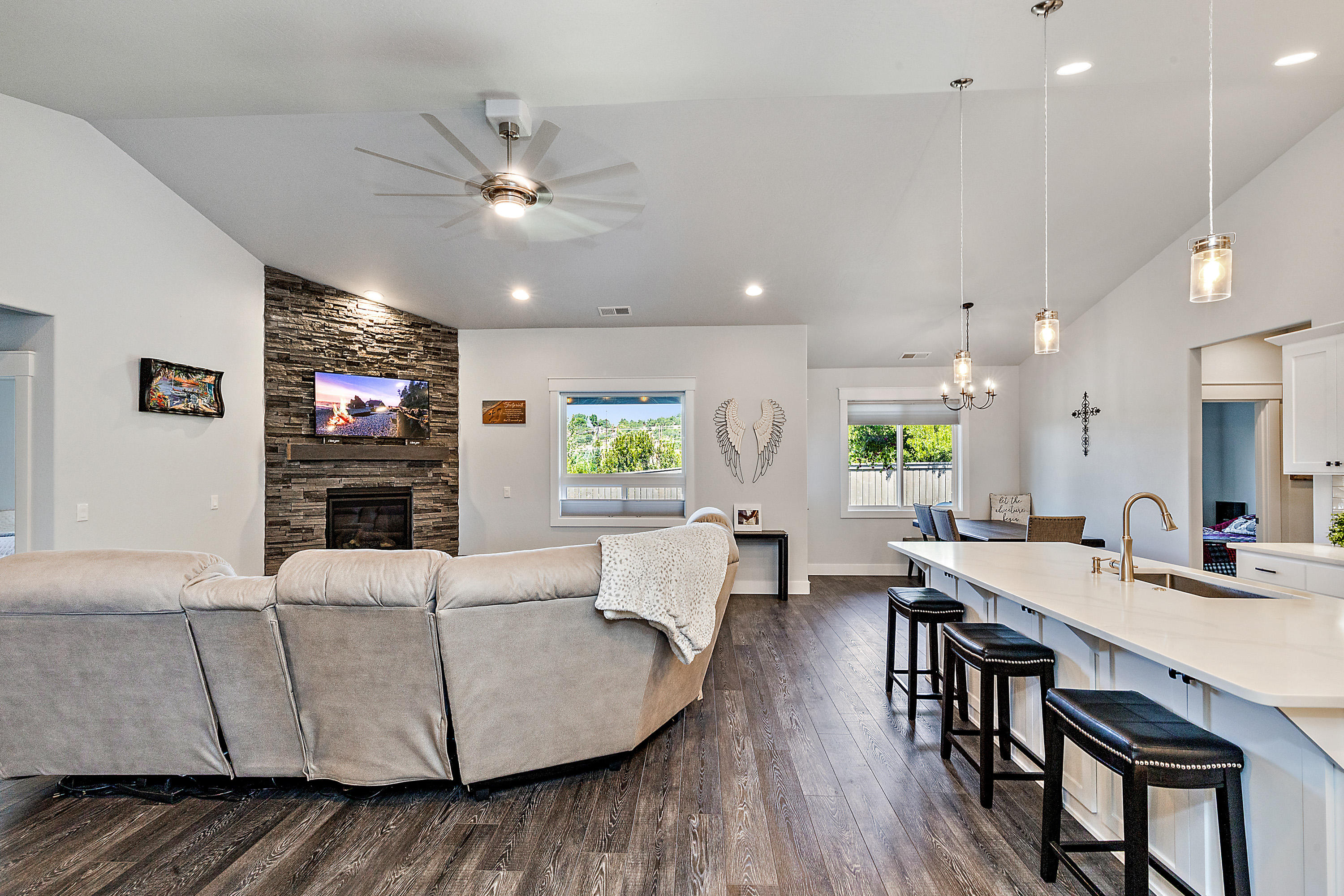 Bella Vista Heights Phases 1 & 2 - Residential