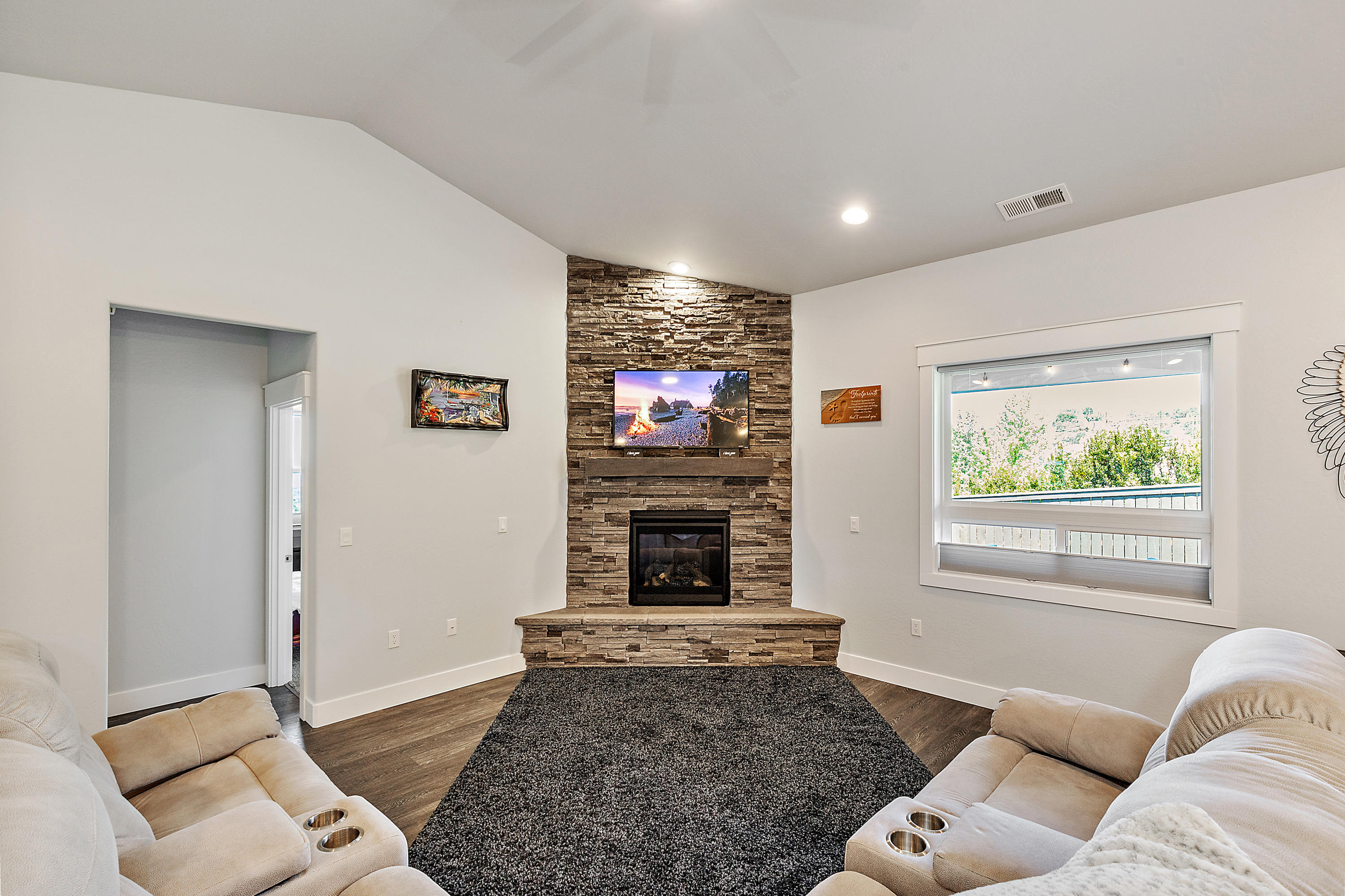 Bella Vista Heights Phases 1 & 2 - Residential